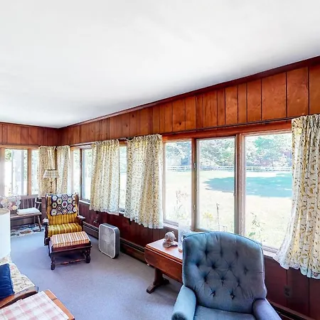 Classic Southold Country Charmer